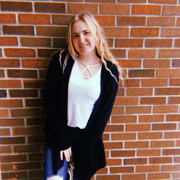 Meet your Posher, Jessica - Picture 1 of 1